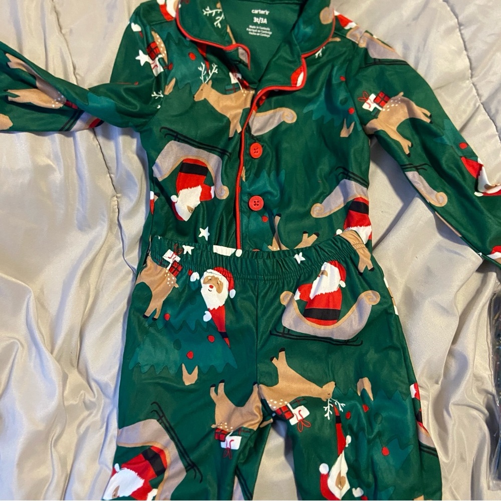 Carter’s OshKosh B'gosh Green and Red Holiday Pajama Set